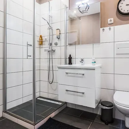 Lejlighed Helles Apartment Mit Balkon & Highs