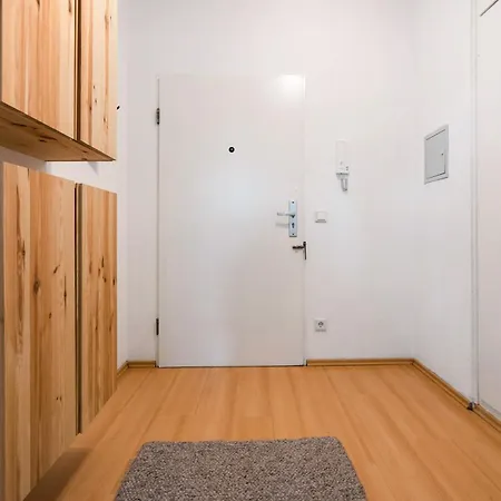 Helles Apartment Mit Balkon & Highs *